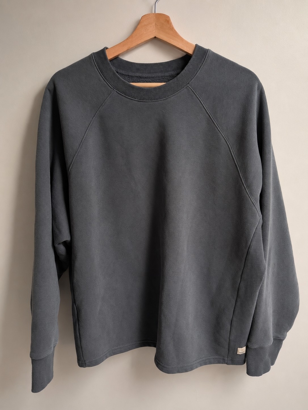 Vuori Seaside Crewneck Sweatshirt — Slate/Grey-Green